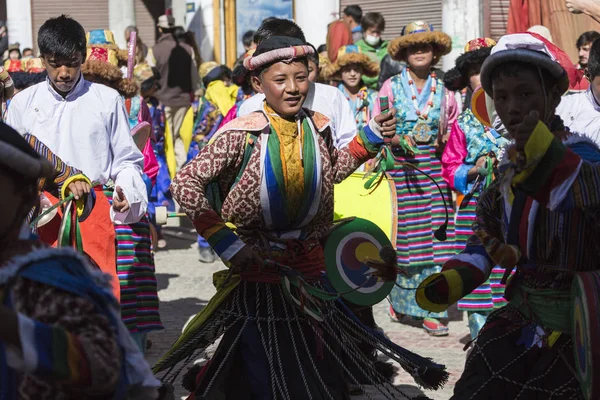 Leh, Hindistan - 20 Eylül 2017: Ladakhi tanımlanamayan sanatçıları