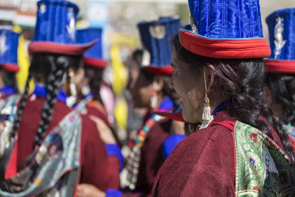 Leh, Hindistan - 20 Eylül 2017: Ladakhi tanımlanamayan sanatçıları — Stok fotoğraf