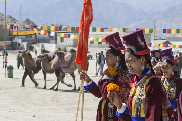 Leh, Hindistan - 20 Eylül 2017: Ladakhi tanımlanamayan sanatçıları