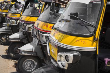 Jaipur, Hindistan - 18 Eylül 2017: Otomatik rickshaws veya 