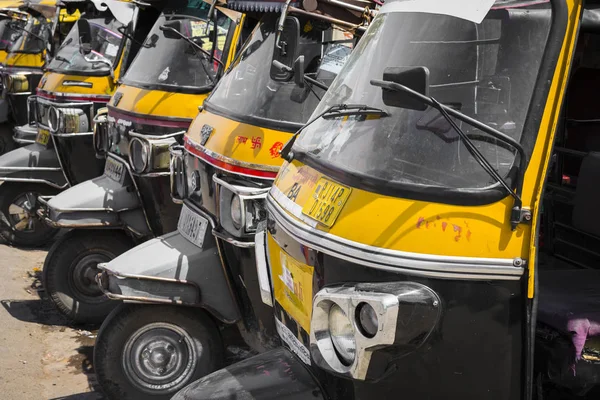 ジャイプール, インド - 2017 年 9 月 18 日: 自動人力車や「トゥクトゥク" — ストック写真