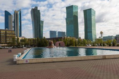 Astana, Kazakistan - 13 Eylül 2017: Modern binalar - yüzde
