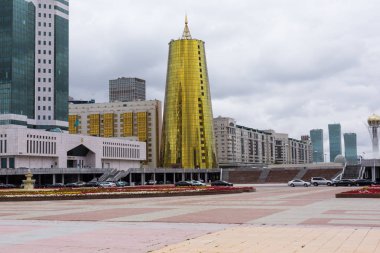 Astana, Kazakistan - 13 Eylül 2017: Modern binalar - yüzde