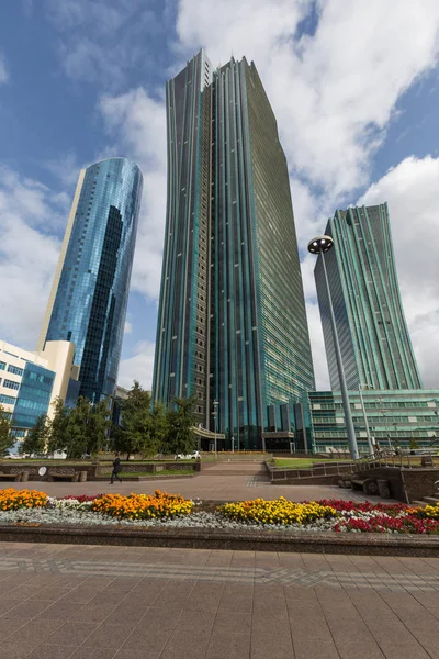 Astana, Kazahsztán - 2017. szeptember 13.: Modern épületek - cent — Stock Fotó