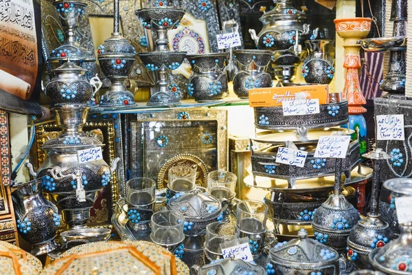 ISFAHAN, IRÁN - 06 DE OCTUBRE DE 2016: Mercado tradicional iraní (Ba —  Fotos de Stock