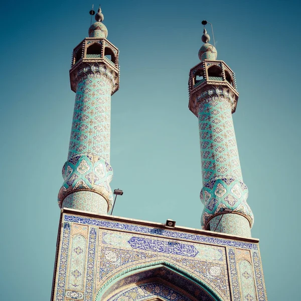 Islamic mausoleum tua arsitektur masjid minaret iran . — Stok Foto