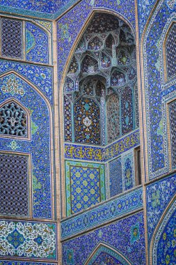 İran, İsfahan 'daki Şeyh Lotfollah Camii' nin detayları