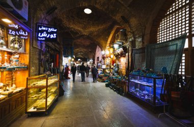 Isfahan, Iran - 06 Ekim 2016: geleneksel İran Hatıra Eşyası 