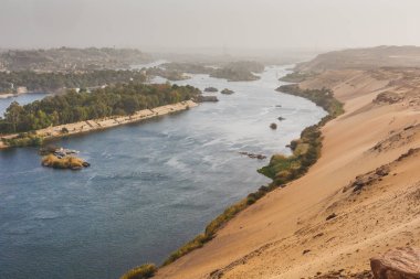 Hayat Nil Nehri üzerinde. Aswan, Mısır.