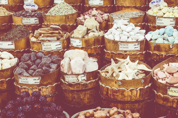 Traditional spices bazaar with herbs and spices in Aswan, Egypt. — Stock Photo, Image