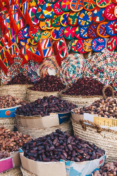用香草和香料在阿斯旺，埃及的传统香料集市. — 图库照片
