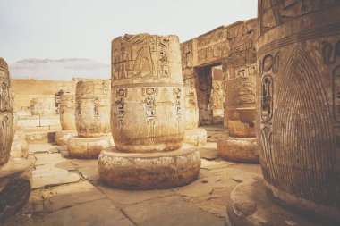 Tapınak, Medinet Ramses III için adanmış Habu. -Unesco Dünya