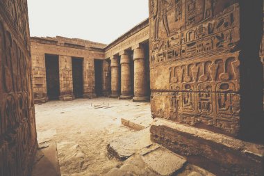 Tapınak, Medinet Ramses III için adanmış Habu. -Unesco Dünya