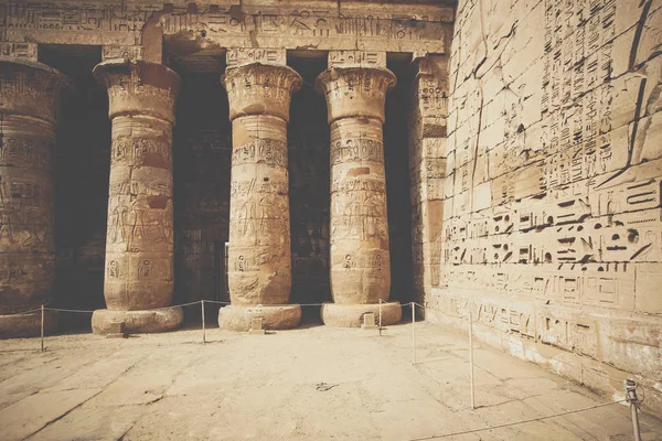 Templo de Medinet Habu, dedicado a Rameses III. - UNESCO Mundial — Foto de Stock