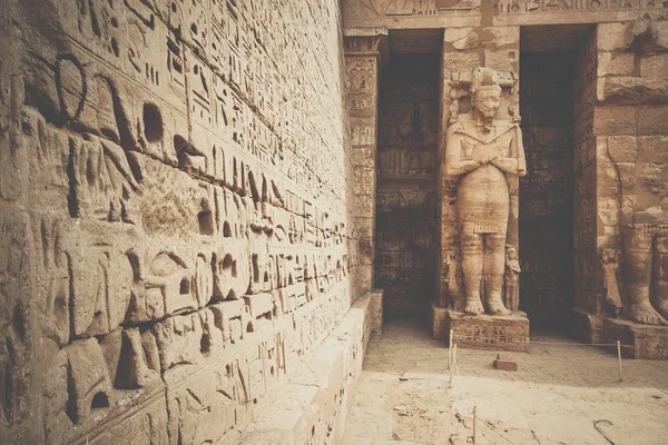 Templo de Medinet Habu, dedicado a Ramsés III. - UNESCO World — Fotografia de Stock