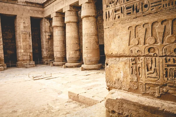 Tapınak, Medinet Ramses III için adanmış Habu. -Unesco Dünya — Stok fotoğraf