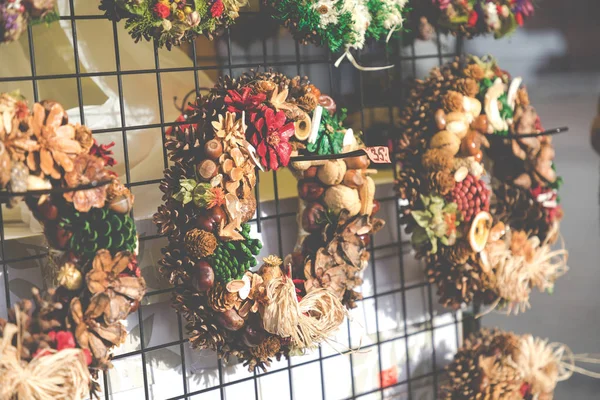 Christmas flowers wreaths decorations in Cracow Christmas market — Stock Photo, Image