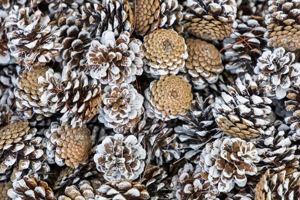 Sneeuwpop kerstversiering op een kerstmarkt — Stockfoto