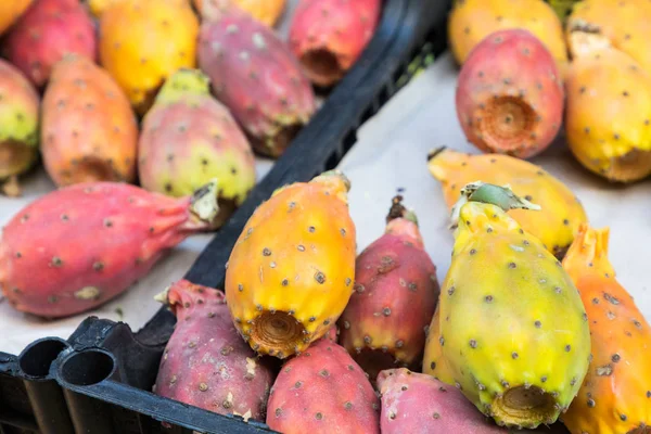 Prickly pears of the variety called bastardoni on the table of a — Stock Photo, Image