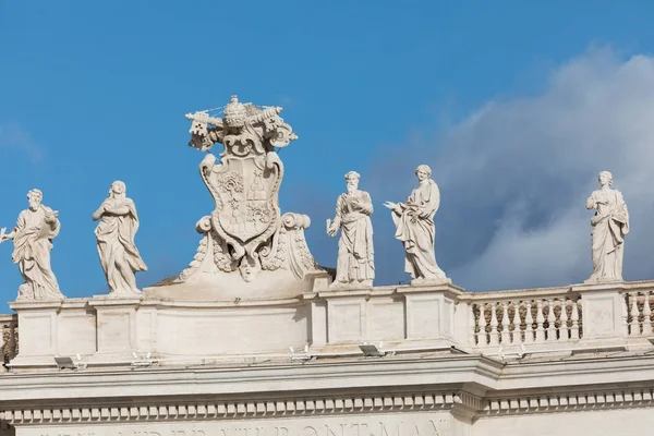 Detail of the Palace of the Vatican, "The Dome". View of Piazza — Stock Photo, Image