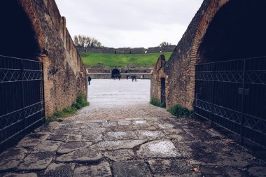 Pompeii, Napoli yakınındaki ünlü antik sitesi. Tam