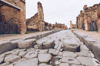 Pompeii, Napoli yakınındaki ünlü antik sitesi. Tam