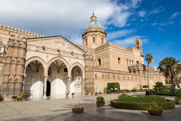 La Cattedrale di Palermo è la chiesa cattedrale della Chiesa Cattolica Romana — Foto Stock