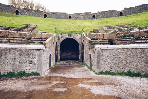 El famoso sitio antiguo de Pompeya, cerca de Nápoles. Estaba completo. —  Fotos de Stock