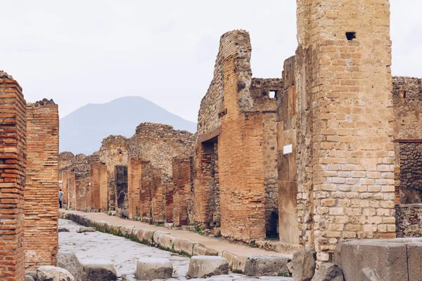 Die berühmte antike Stätte von Pompeji in der Nähe von Neapel. Es war komplett — Stockfoto