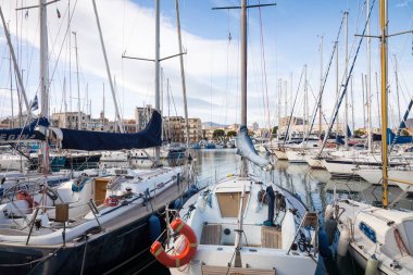 Palermo, İtalya - 29 Kasım 2017: Tekneler ve yatlar L Park