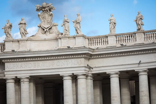 Detail of the Palace of the Vatican, "The Dome". View of Piazza — Stock Photo, Image