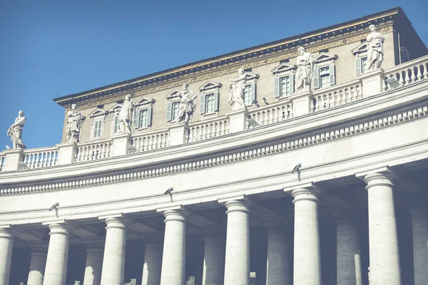 Detalhe do Palácio do Vaticano, "The Dome". Vista da Piazza — Fotografia de Stock