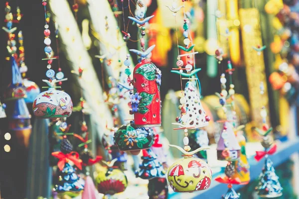 Noel süslemeleri piyasada, Berlin, Almanya. — Stok fotoğraf