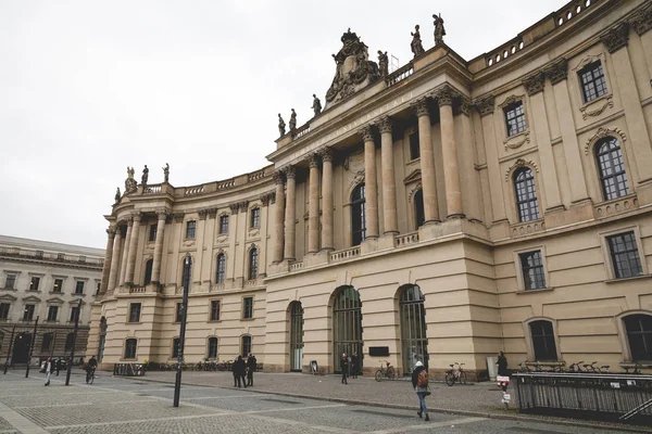 Berlin, Almanya - Aralık 06,2017: Berlin Humboldt Üniversitesi.