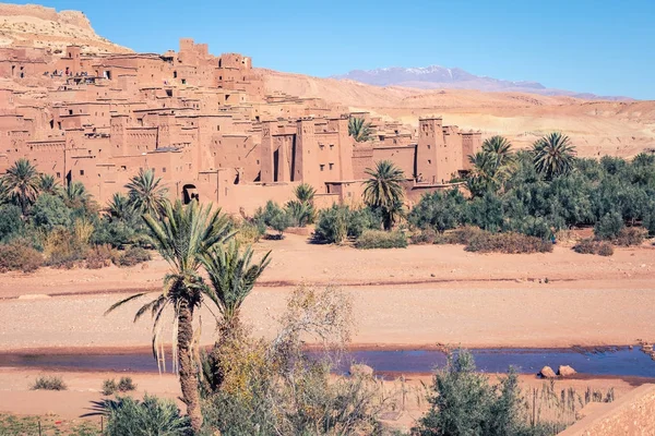 Panorama de Ait Ben Haddou Casbah perto de Ouarzazate cidade em marroquino — Fotografia de Stock
