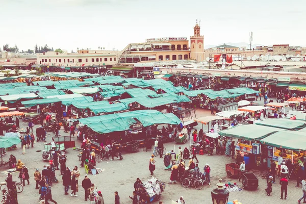 Marrakech, Marokko - 17 December 2017: Jamaa el Fna markt squa — Stockfoto