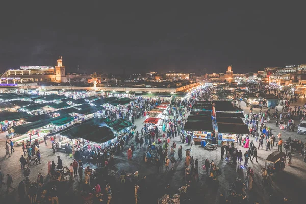 Marakeş, Fas - 17 Aralık 2017: Jamaa el Fna market Öf