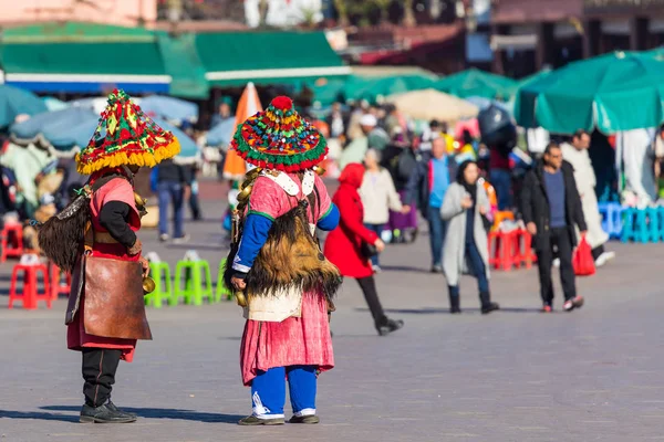 MARRAKESH, MOROCCO - DECEMBER 17, 2017: Colorful water bearer in — Stock Photo, Image