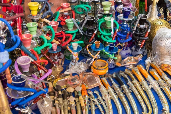 Shining moroccan metal lamps and souvenirs in the shop in medina — Stock Photo, Image