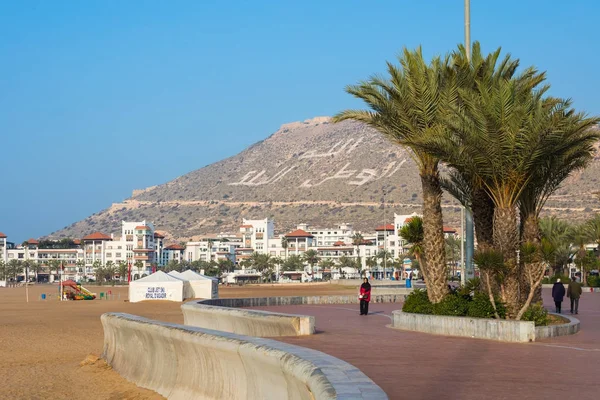AGADIR, MAROC - 15 DÉCEMBRE 2017 : Promenade Agadir en bord de mer , — Photo