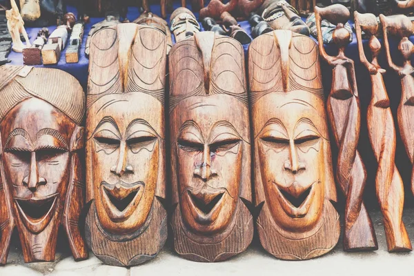 African masks, Morocco. Gift shop in Agadir. — Stock Photo, Image