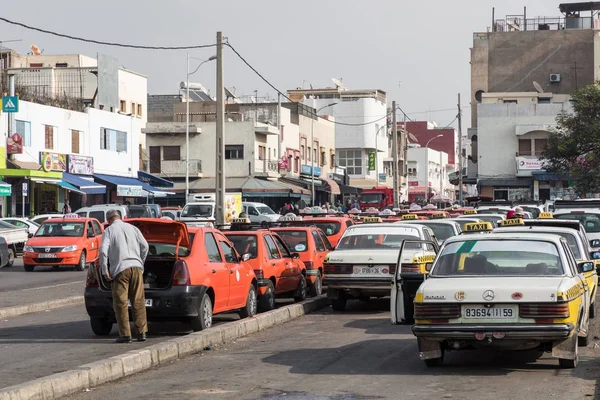 Agadir, Fas - 15 Aralık 2017: Agadir, Moro, taksi durağı — Stok fotoğraf