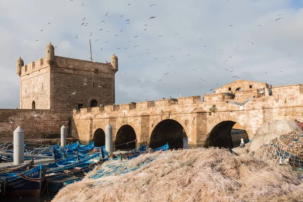 Sqala du Port, egy védekező torony, a halászati kikötő Essaouir: — Stock Fotó