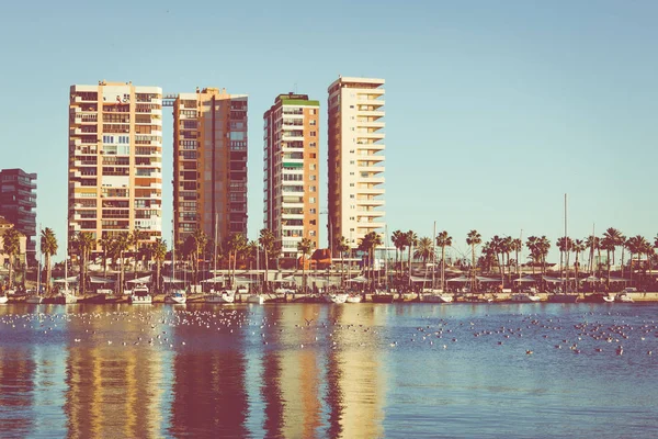 Vista panorâmica no lugar Marina em Málaga. Málaga é o seco — Fotografia de Stock