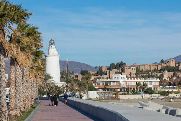 Malaga, İspanya 'daki Deniz feneri "La Farola de Malaga" — Stok fotoğraf