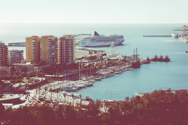 Panoramablick auf den Yachthafen in Malaga. malaga ist das seco — Stockfoto