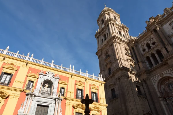 Malaga, Andalusië/Spanje - 02 januari 2018: Barok bisschoppelijk Pa — Stockfoto