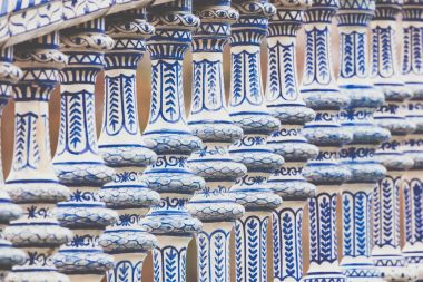 Plaza de Espana mavi korkuluk ayrıntılı olarak Sevilla, Andalusia, Sp