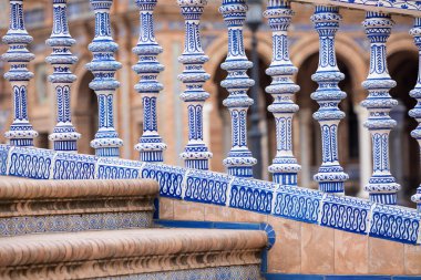 Plaza de Espana mavi korkuluk ayrıntılı olarak Sevilla, Andalusia, Sp