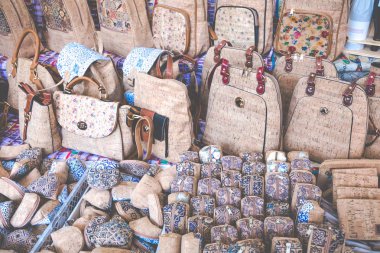 Porto Market (Mercado Bolhao) Satılık geleneksel Portekiz Hatıra Eşyası. Portekiz